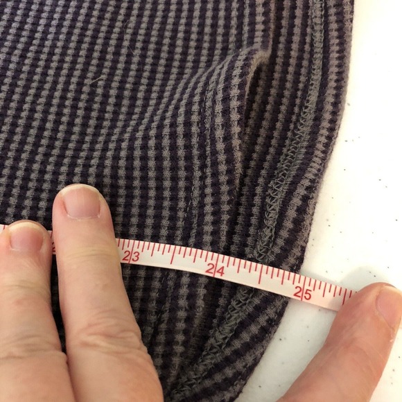 Columbia Tunnel Style Hooded Pullover Plum Purple Top Women’s Medium Textured - Picture 9 of 10